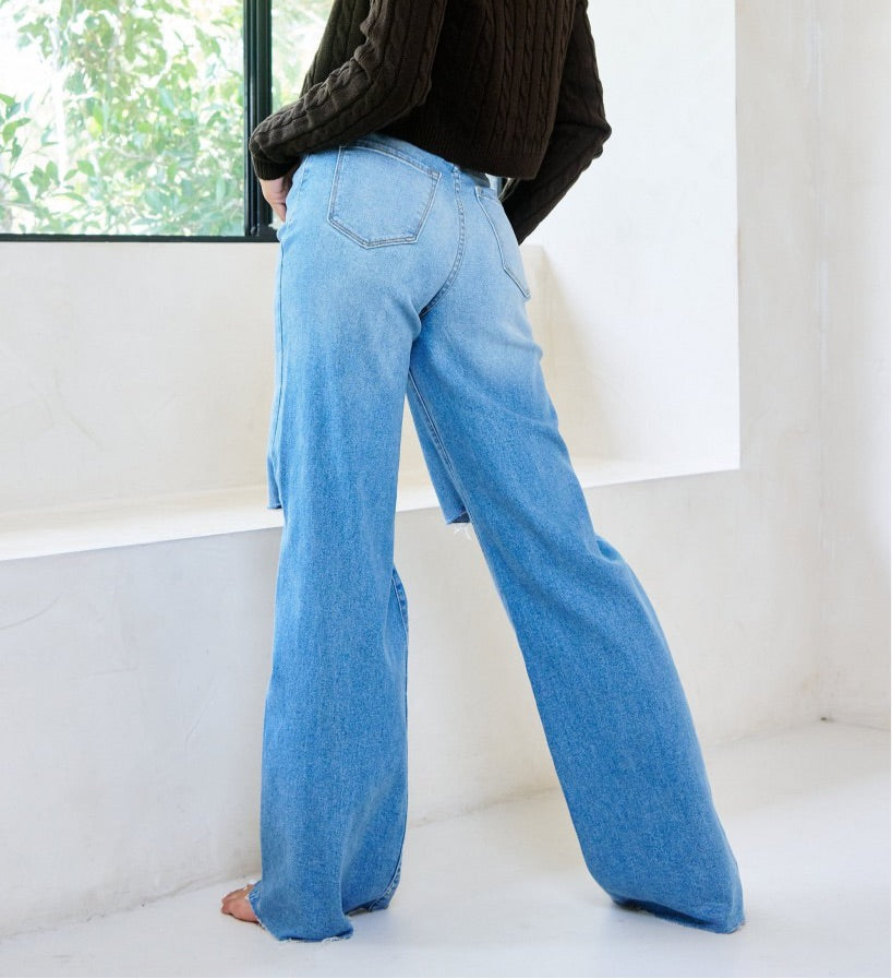 Distressed Wide Fit